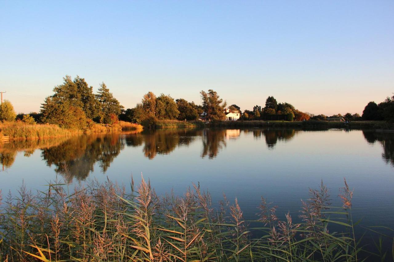 Fields End Lodges Doddington  Εξωτερικό φωτογραφία